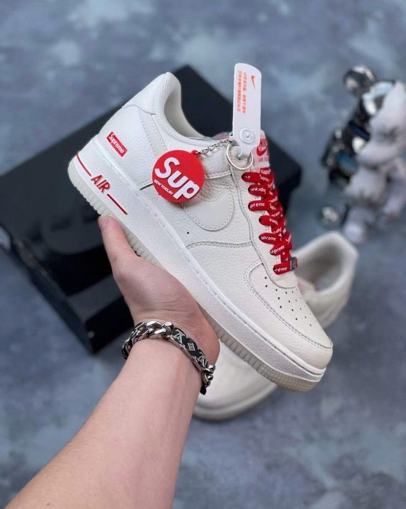Nik  Airforce 1 x supreme  cream red sneakers in sale