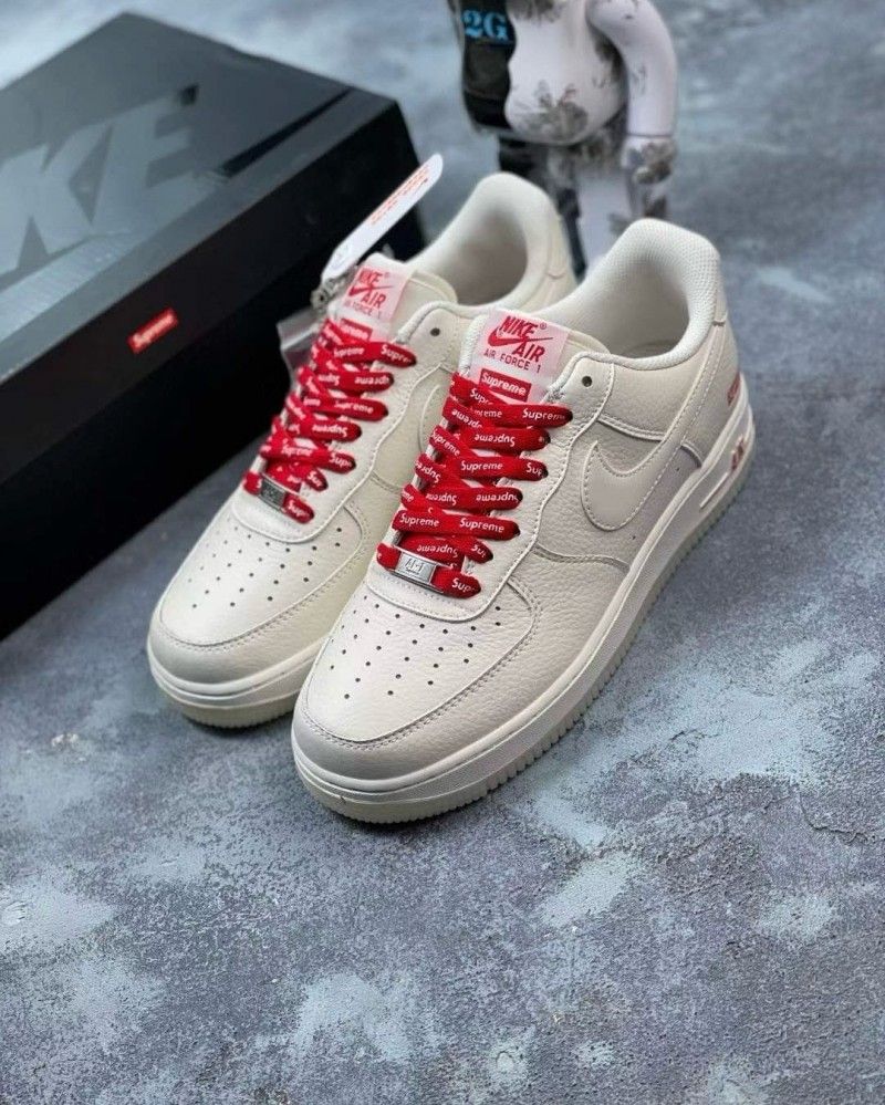 Nik  Airforce 1 x supreme  cream red sneakers in sale