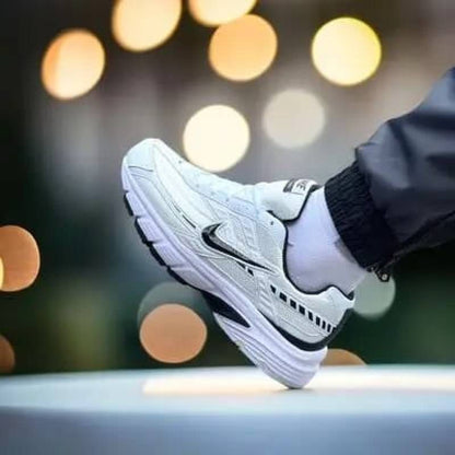 Nik  initiator low white black  in sale rate