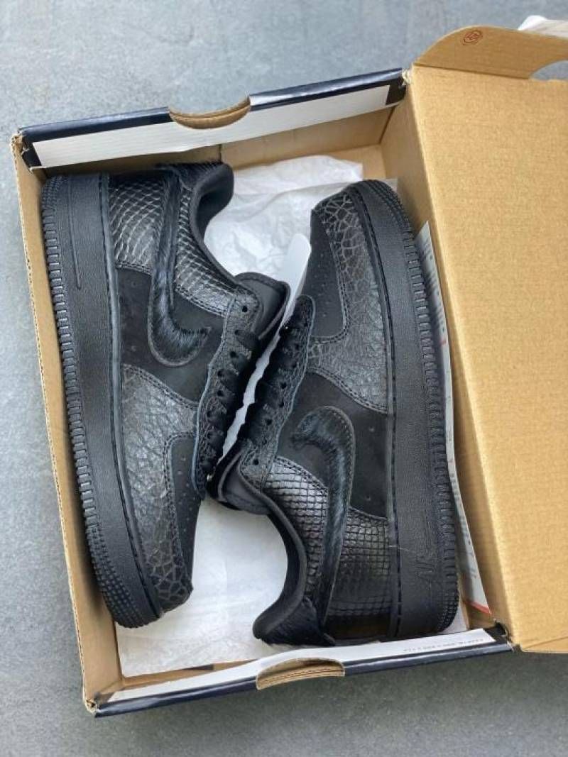 nik_Airforce 1 Black Low Pony Hair