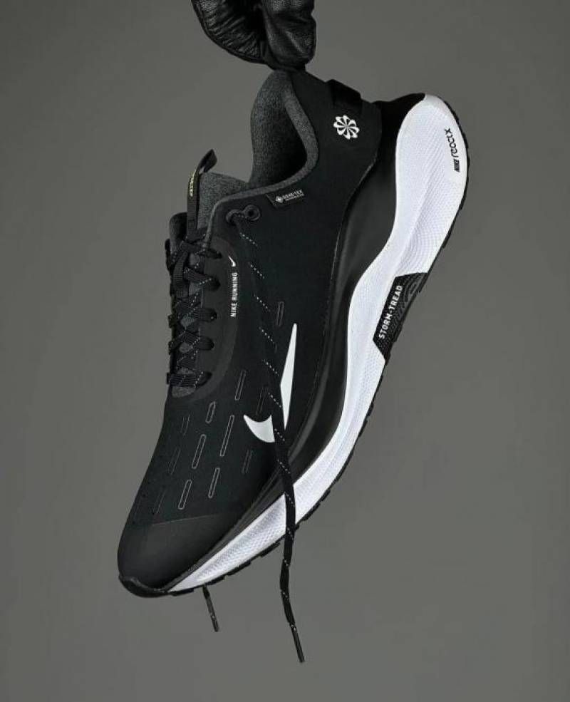 Nik  infinity run 4 gore tex black white  in sale rate