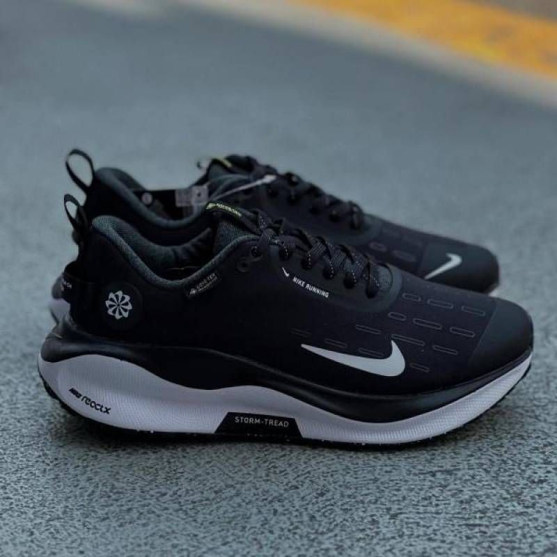 Nik  infinity run 4 gore tex black white  in sale rate