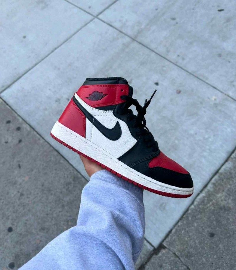 Air Jordan 1 Retro High OG Bred Toe Red semi ua