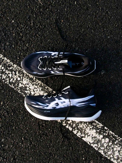 Asiccss Superblast 3 black white