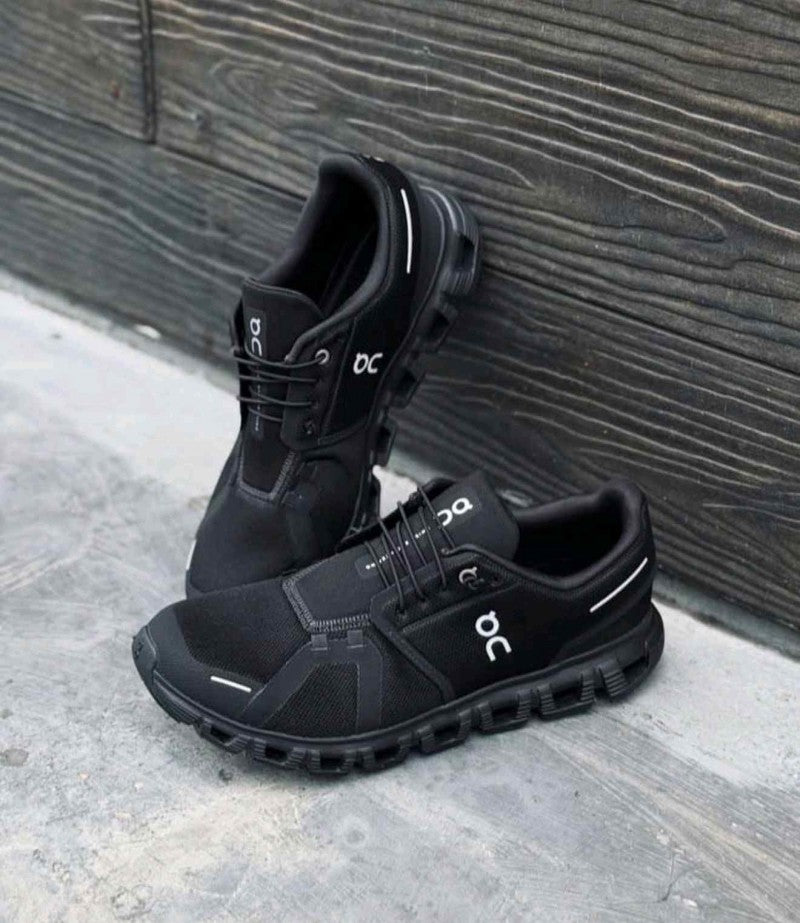 On cloud 6 waterproof Running  all black
