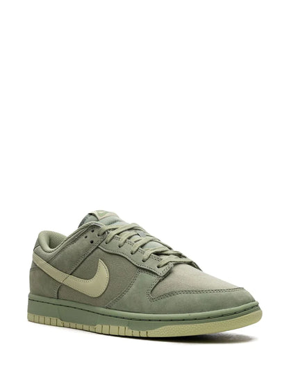 NIKE SB DUNK LOW OIL GREEN