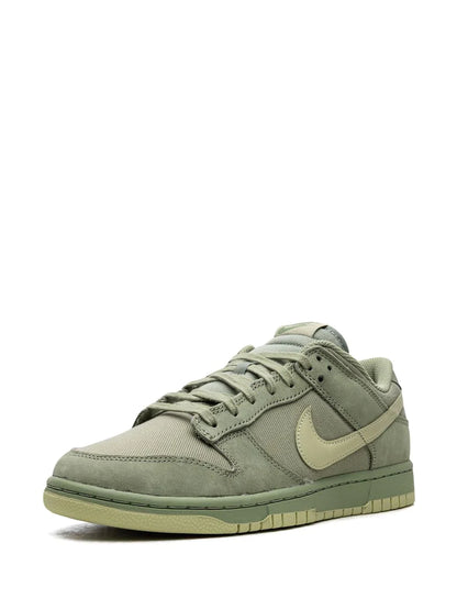 NIKE SB DUNK LOW OIL GREEN