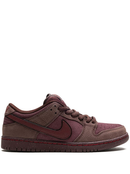 NIKE SB DUNK LOW CITY OF LOVE BURGUNDY CRUSH